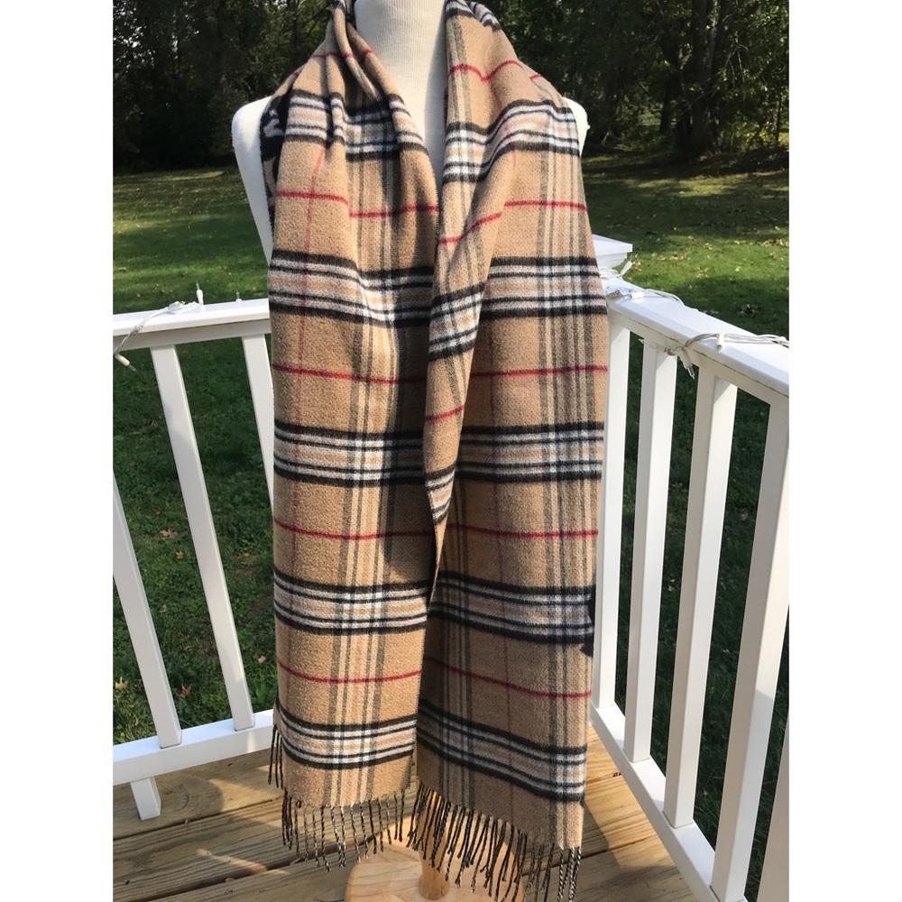 Lord and Taylor Acrylic Scarf NWOT